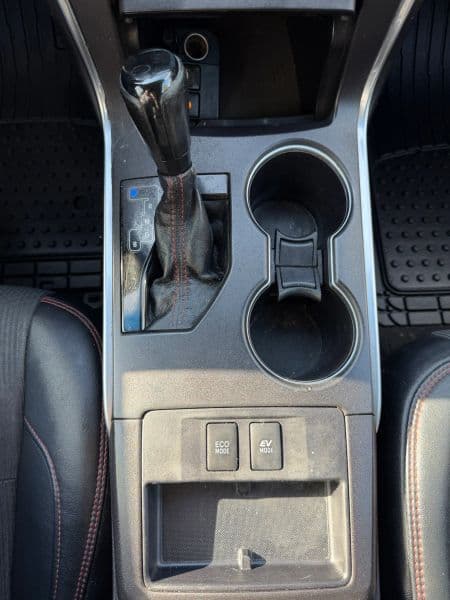 2016 Toyota Camry Hybrid SE Sedan 4D — photo 20 of 24