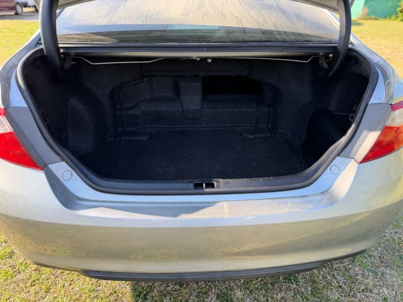 2016 Toyota Camry Hybrid SE Sedan 4D — photo 9 of 24