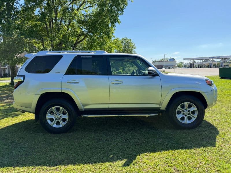 2016 Toyota 4Runner SR5 Premium Sport Utility 4D — photo 5 of 25