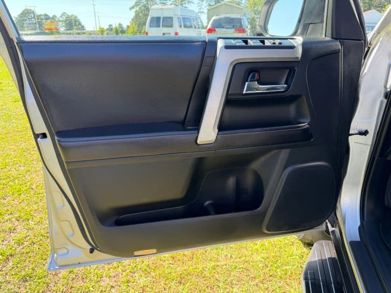 2016 Toyota 4Runner SR5 Premium Sport Utility 4D — photo 11 of 25