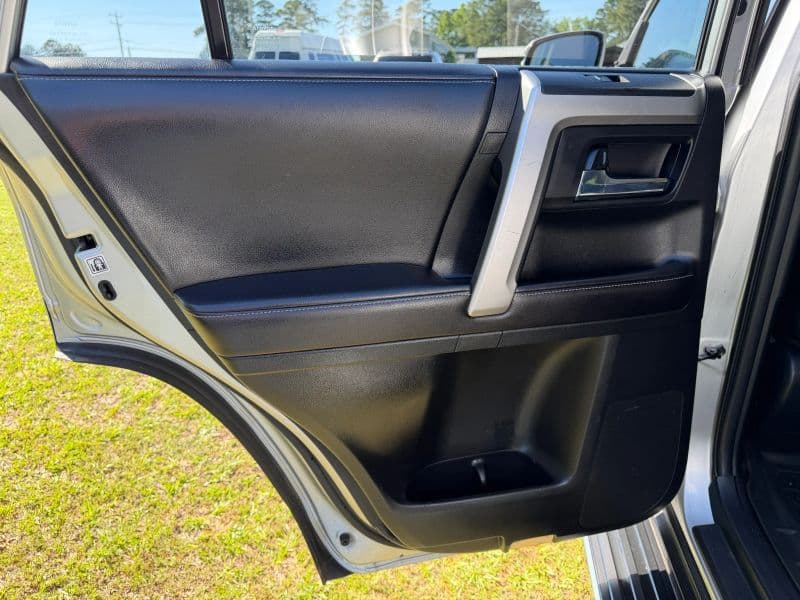 2016 Toyota 4Runner SR5 Premium Sport Utility 4D — photo 14 of 25