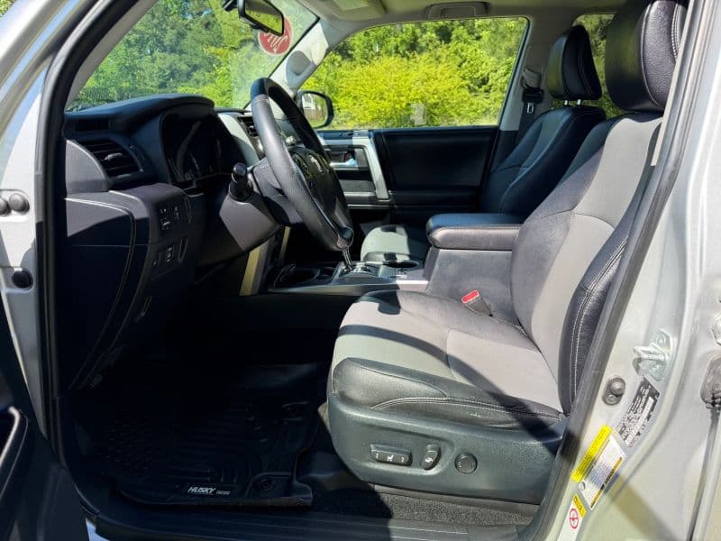 2016 Toyota 4Runner SR5 Premium Sport Utility 4D — photo 13 of 25