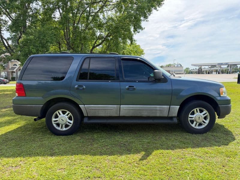 2003 Ford Expedition XLT Sport Utility 4D — photo 5 of 23