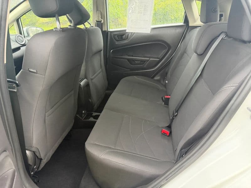 2017 Ford Fiesta SE Hatchback 4D — photo 15 of 24
