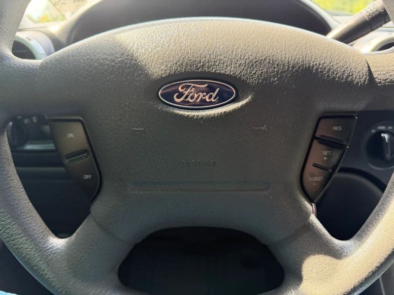 2003 Ford Expedition XLT Sport Utility 4D — photo 18 of 23