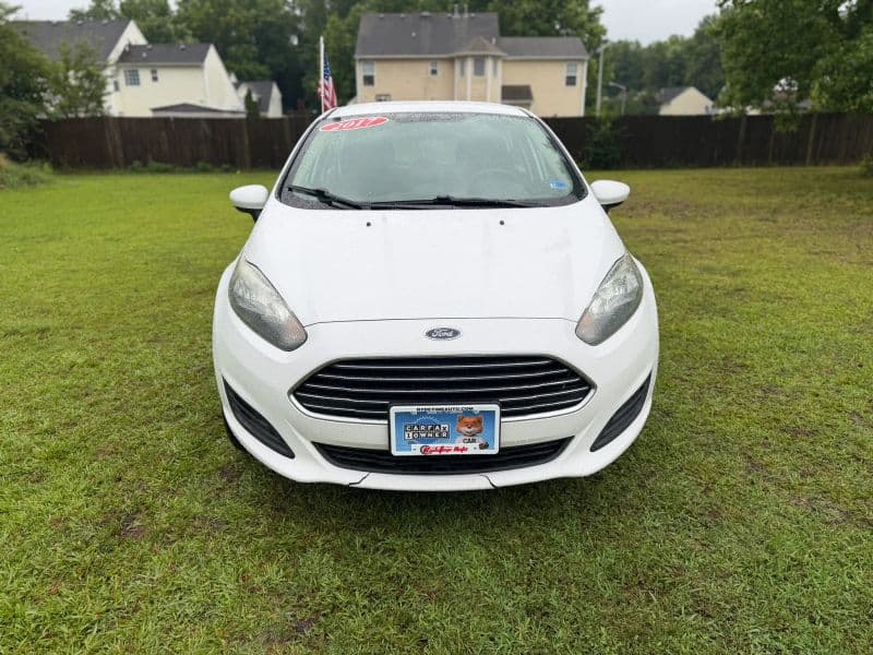2017 Ford Fiesta SE Hatchback 4D — photo 3 of 24