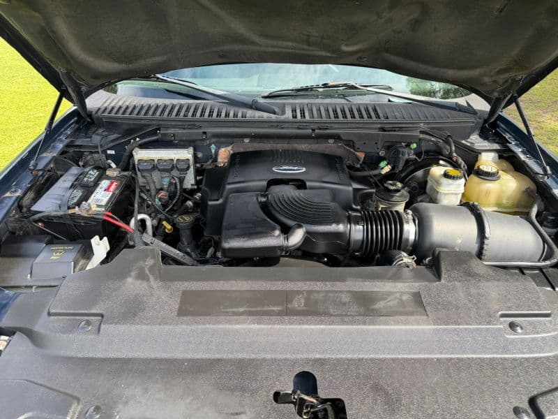 2003 Ford Expedition XLT Sport Utility 4D — photo 11 of 23