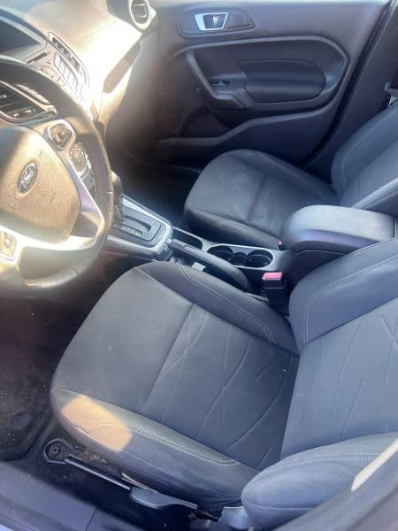 2015 Ford Fiesta SE Sedan 4D — photo 3 of 7