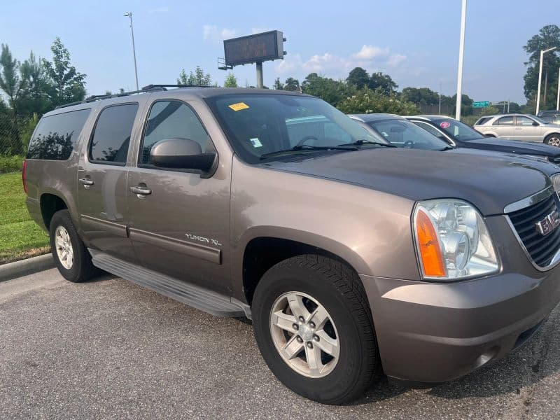 2013 GMC Yukon XL 1500 SLT Sport Utility 4D — photo 2 of 6