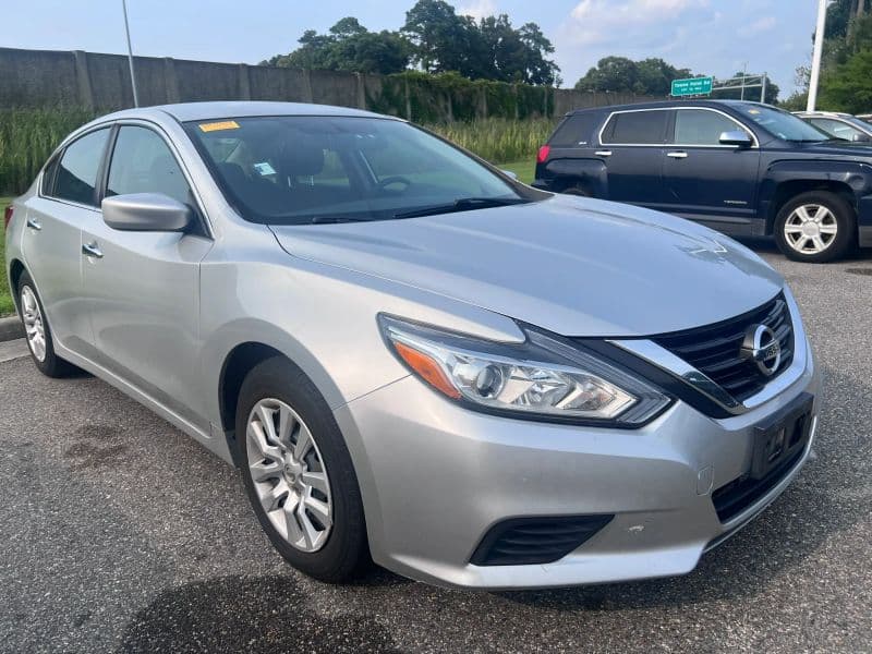 2016 Nissan Altima 2.5 S Sedan 4D — photo 2 of 8