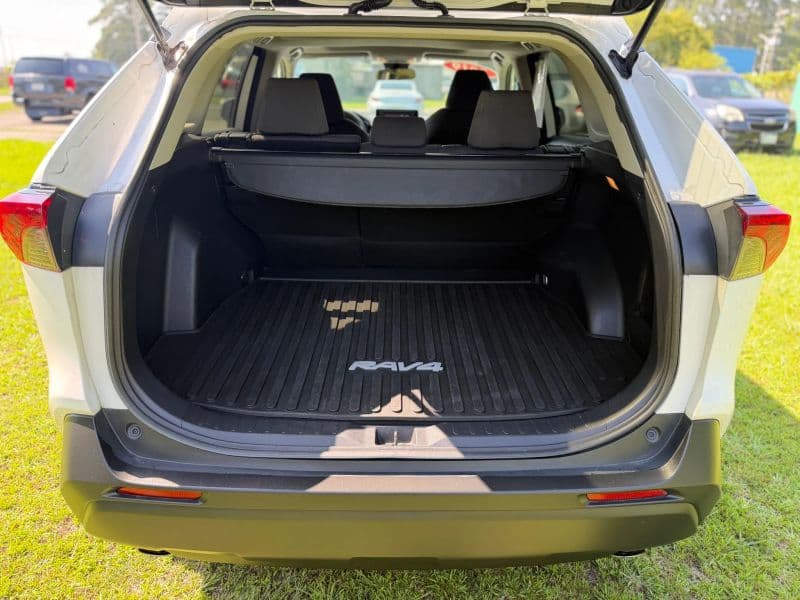 2019 Toyota RAV4 XLE Sport Utility 4D — photo 9 of 29