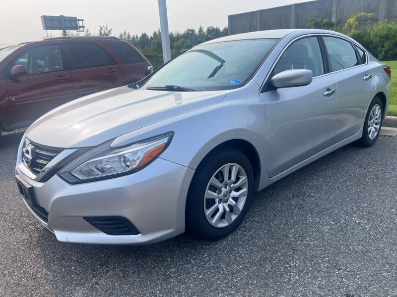 2016 Nissan Altima 2.5 S Sedan 4D — photo 1 of 8