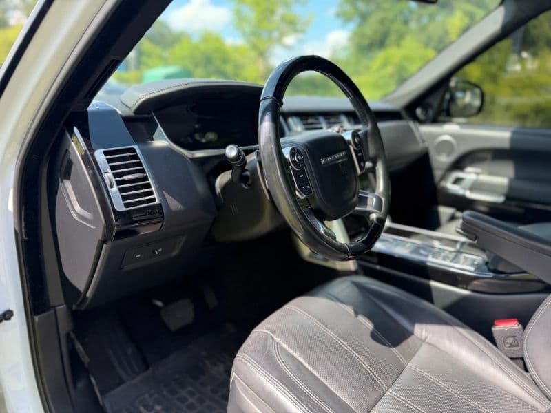 2016 Land Rover Range Rover HSE Sport Utility 4D — photo 11 of 24